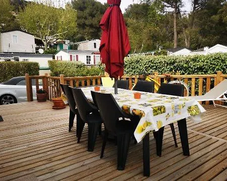 Campsite Mobil 8 Personnes L Ile D Or Raphael Saint-Raphael (Var)
